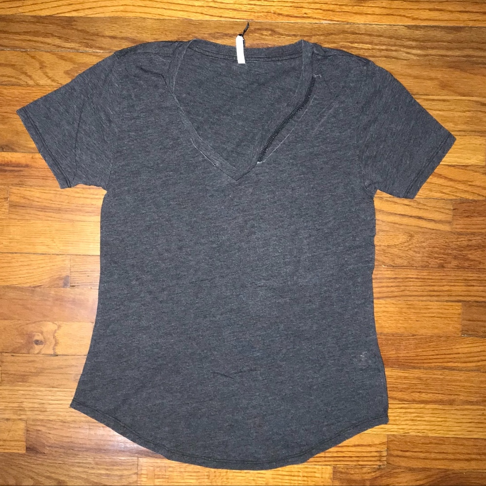 Z Supply Cutout V neck T - Grey